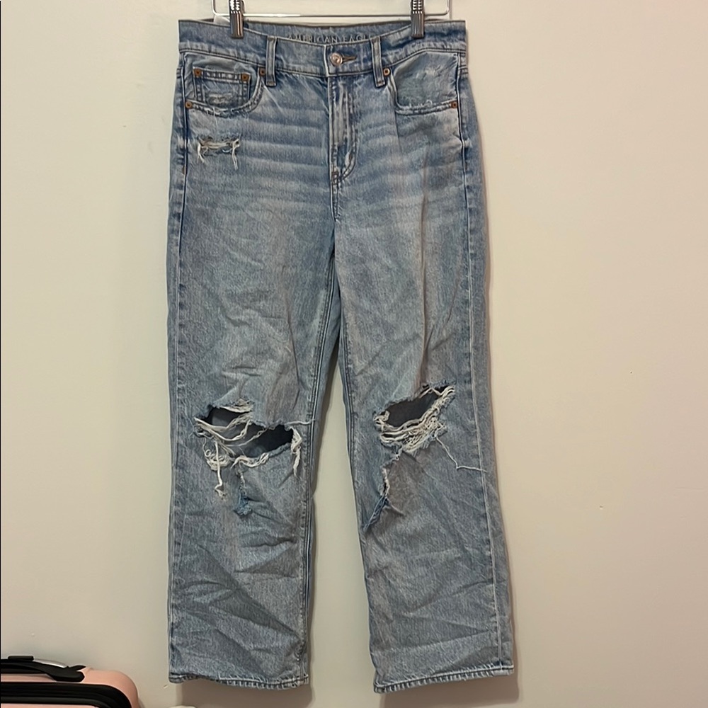 AMERICAN EAGLE 🦅 Strigid Stovepipe Light Wash Distressed Blue Short Jeans 👖